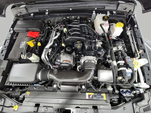 Used 2023 Jeep Gladiator Sport AWD/4WD image 7
