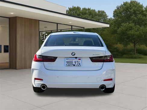 Used 2025 BMW 330i Sedan w/ Convenience Package image 9