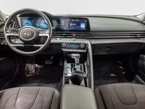 Used 2023 Hyundai Elantra SEL w/ Convenience Package FWD image 25