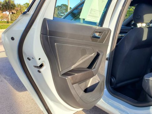 Used 2025 Volkswagen Jetta Sport image 14