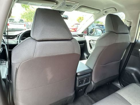 Used 2022 Toyota RAV4 XLE FWD image 23