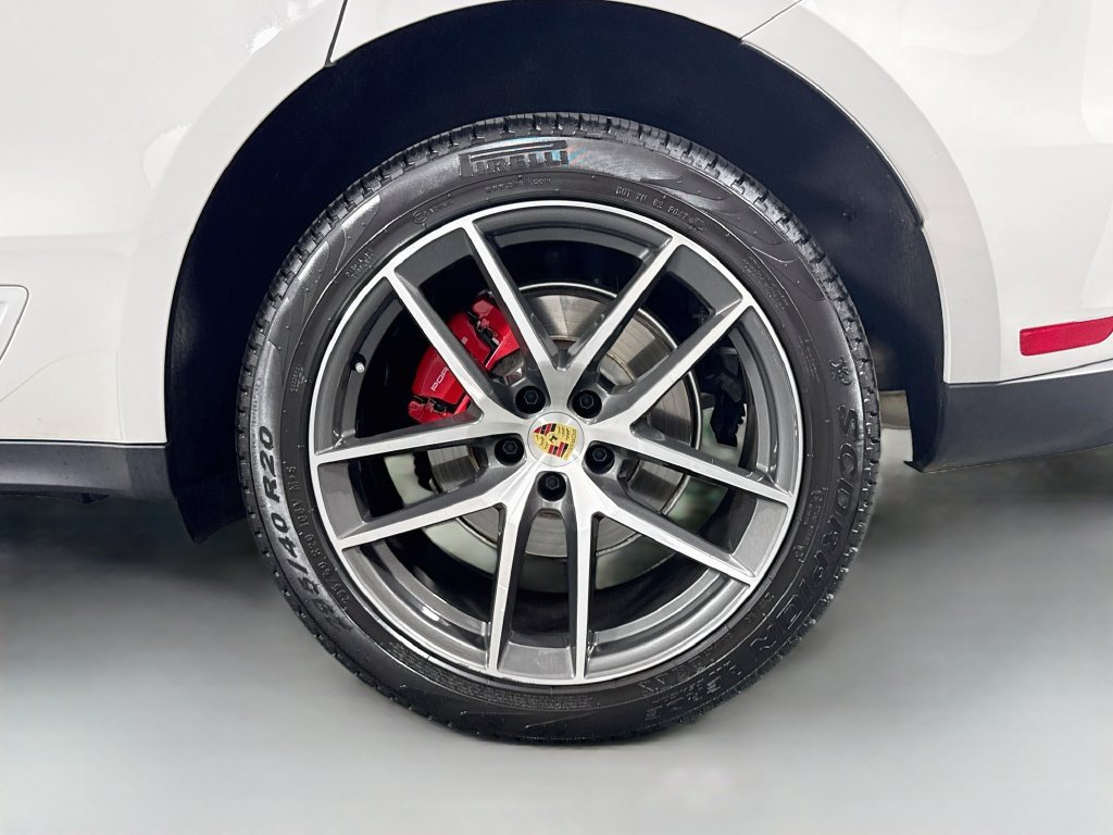 Certified 2024 Porsche Macan S AWD/4WD image 31