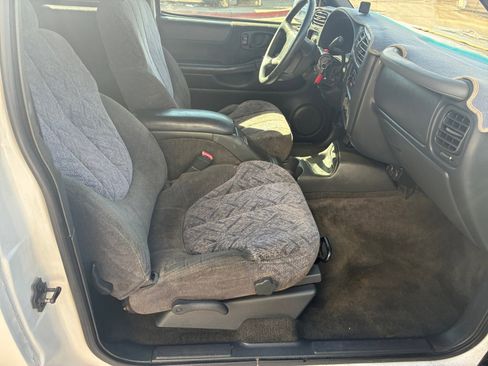 Used 1998 GMC Jimmy SLS w/ Marketing Opt Pkg 2 image 25