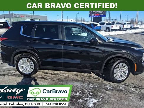 Used 2023 Mitsubishi Outlander ES image 9