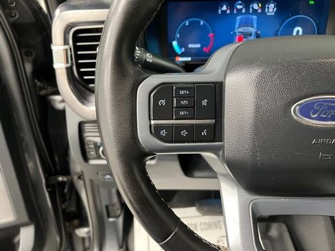 Used 2025 Ford F350 Lariat w/ Black Appearance Package image 29
