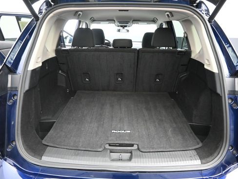 Used 2025 Nissan Rogue SV image 11