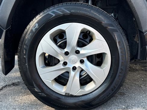 Used 2019 Toyota RAV4 LE image 35