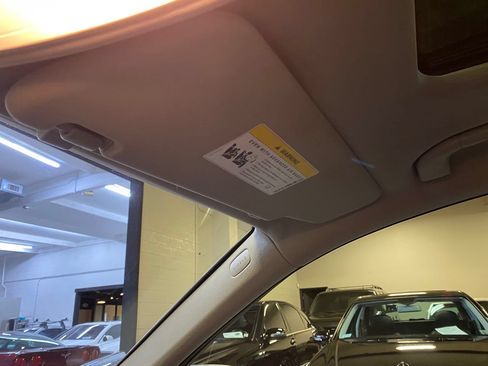 Used 2010 Mercedes-Benz E 350 4MATIC Sedan image 18