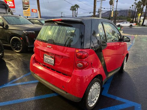 Used 2011 smart fortwo pure image 6