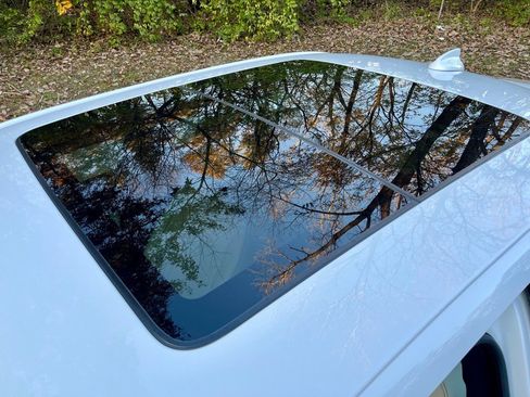 New 2023 Chrysler 300 Touring L w/ Popular Equipment Group image 10