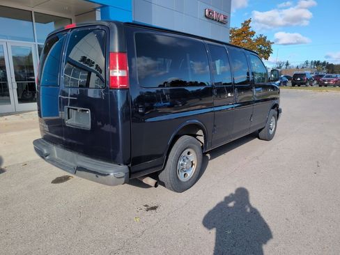 Used 2016 Chevrolet Express 2500 LT w/ LT Preferred Equipment Group image 8