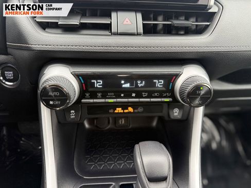 Used 2025 Toyota RAV4 XLE AWD/4WD image 27