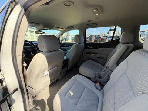 Used 2020 GMC Acadia SLE w/ Driver Convenience Package image 5