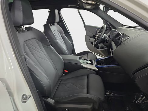 Certified 2025 BMW X3 xDrive30i image 9