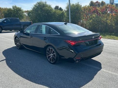 Used 2020 Toyota Avalon Touring image 5