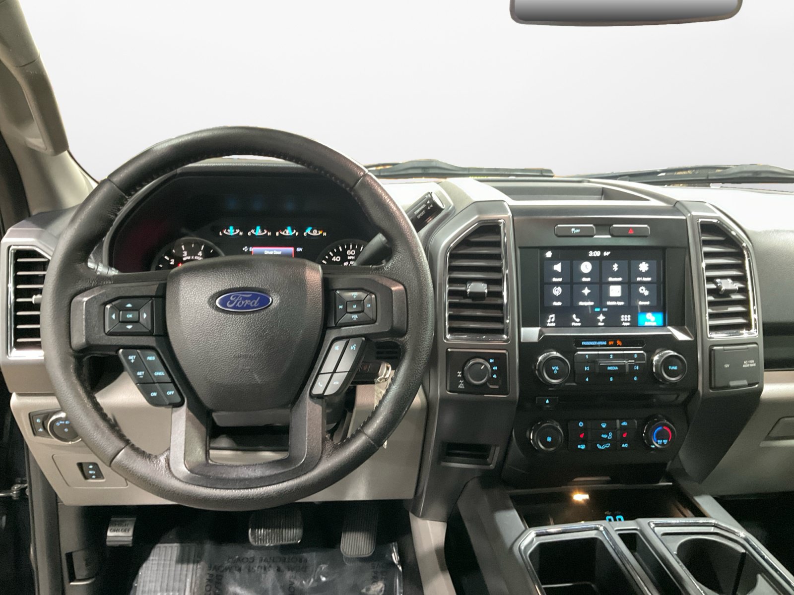 Used 2016 Ford F150 XLT w/ Equipment Group 302A Luxury AWD/4WD image 11