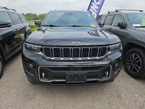 Used 2021 Jeep Grand Cherokee L Overland w/ Luxury Tech Group IV AWD/4WD image 2