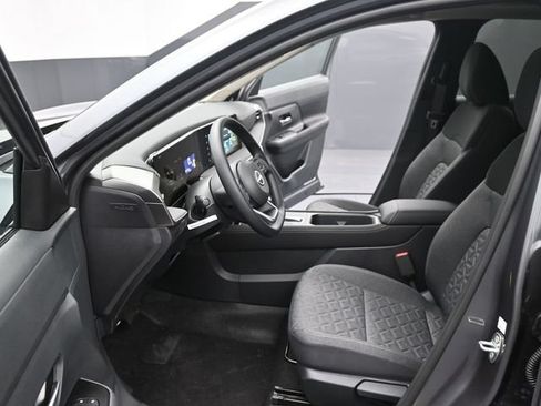New 2025 Nissan Kicks SV w/ SV Premium Package AWD/4WD image 25