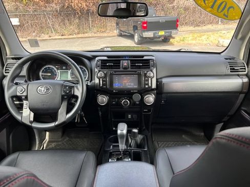 Used 2019 Toyota 4Runner TRD Off-Road Premium AWD/4WD image 11