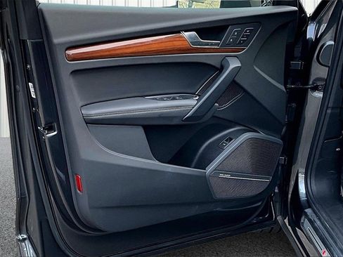 Used 2023 Audi Q5 2.0T Premium Plus w/ Premium Plus Package image 20