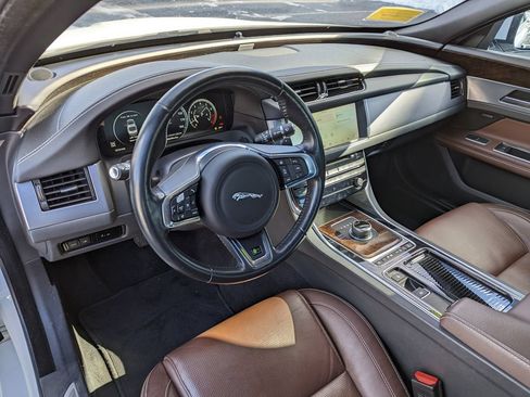 Used 2017 Jaguar XF R-Sport AWD/4WD image 13