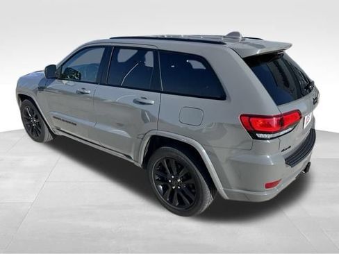 Used 2021 Jeep Grand Cherokee Laredo X AWD/4WD image 7