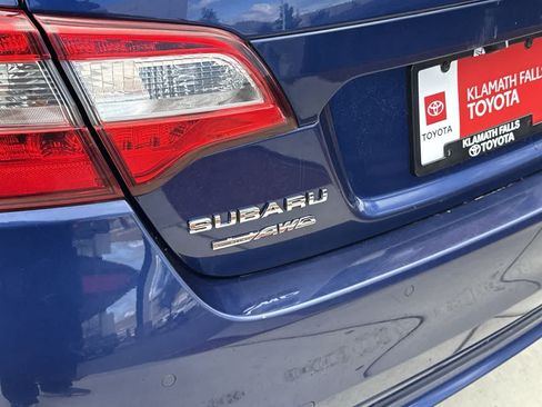 Used 2017 Subaru Legacy 2.5i Limited AWD/4WD image 9