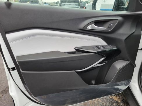 New 2026 Chevrolet Trax LT w/ Midnight Edition FWD image 6