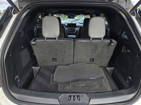 Used 2025 Ford Explorer ST image 37
