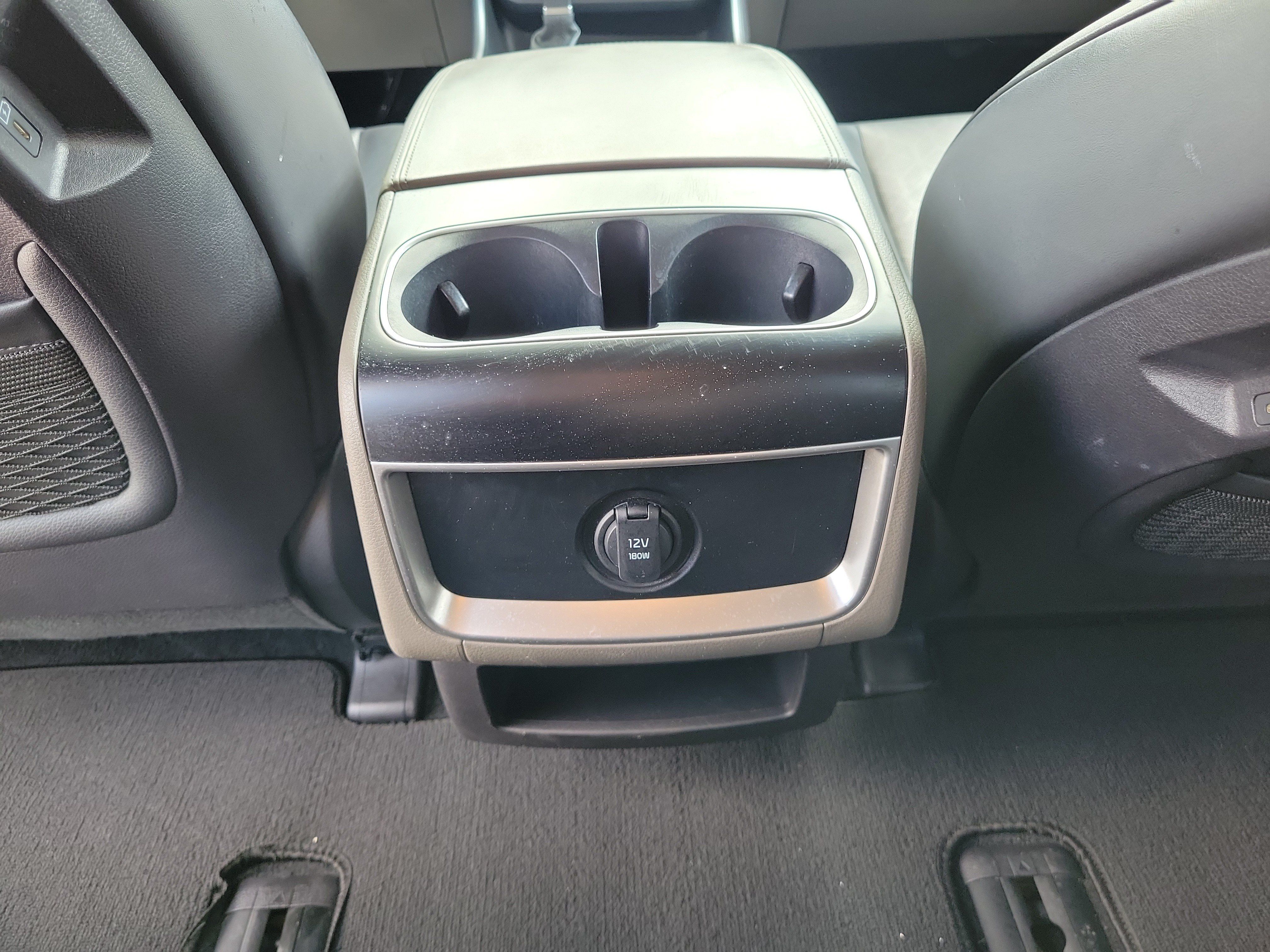Used 2025 Kia Carnival FWD image 11