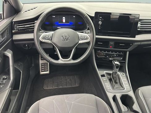 Used 2025 Volkswagen Jetta Sport FWD image 12