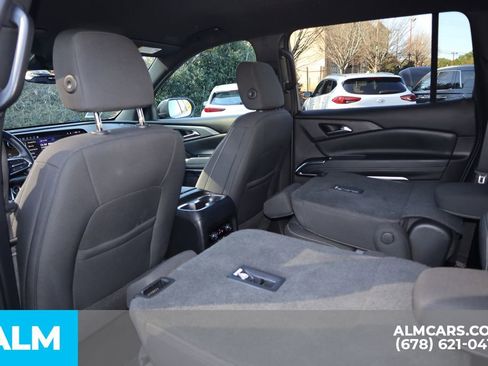 Used 2024 Chevrolet Traverse LT FWD image 18
