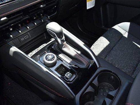 New 2025 Chevrolet Colorado Z71 w/ Technology Package image 12