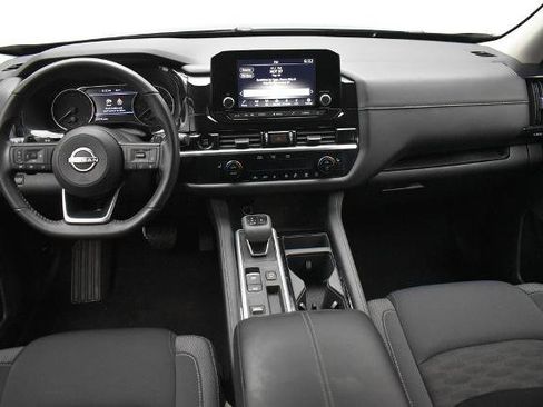 Certified 2025 Nissan Pathfinder SV FWD image 26