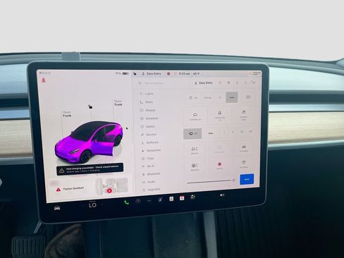 Used 2025 Tesla Model Y Long Range AWD/4WD image 25