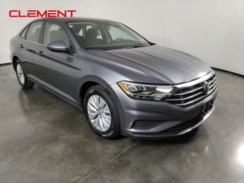 Used 2019 Volkswagen Jetta SE FWD image 3