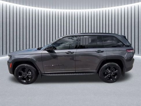 Used 2024 Jeep Grand Cherokee L Altitude AWD/4WD image 6