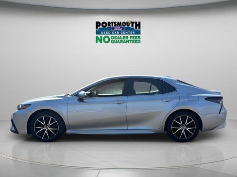 Used 2023 Toyota Camry SE FWD image 2
