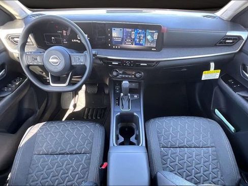 New 2026 Nissan Kicks SV w/ SV Premium Package image 5