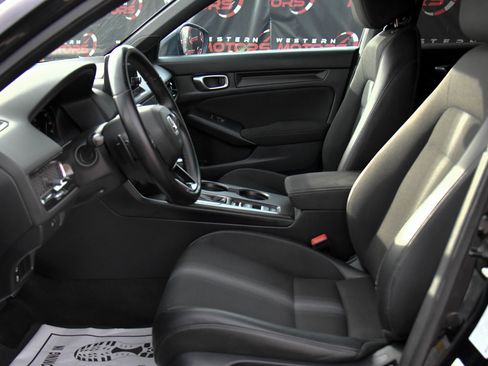 Used 2023 Honda Civic Sport image 16