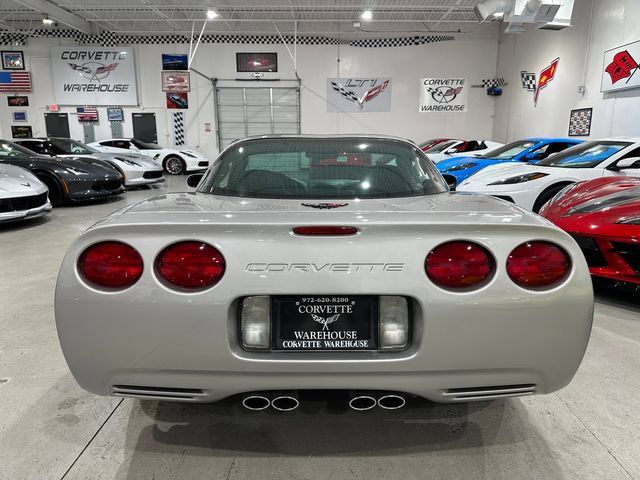 Used 2004 Chevrolet Corvette Coupe w/ Preferred Equipment Group RWD image 27