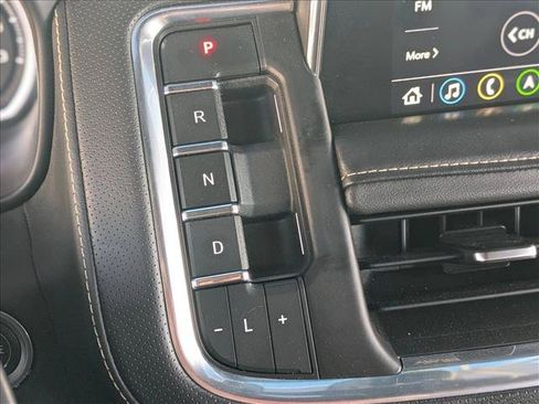 Used 2021 Chevrolet Tahoe Premier w/ Premium Package AWD/4WD image 12
