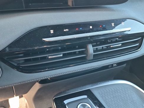 Used 2026 Buick Enclave Preferred FWD image 9