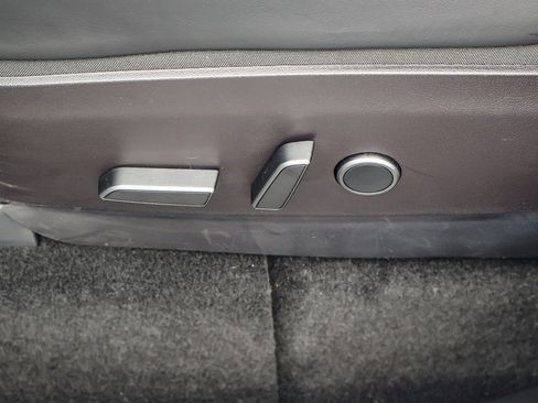 Used 2022 Tesla Model Y Performance image 14