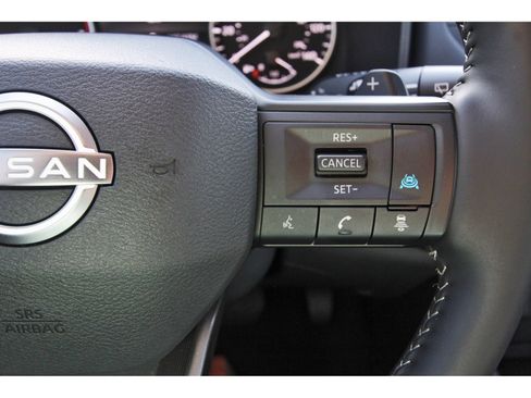 Certified 2026 Nissan Rogue SV FWD image 19