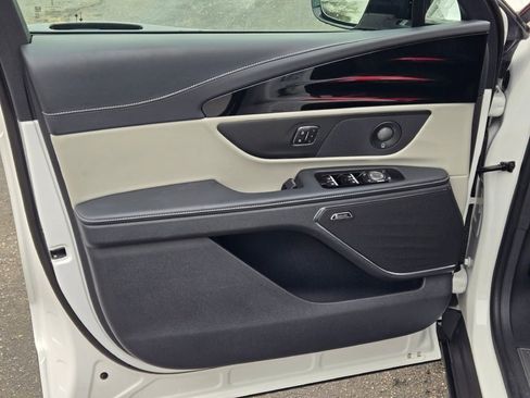 Used 2025 Lincoln Nautilus Premier w/ Equipment Group 102A image 21