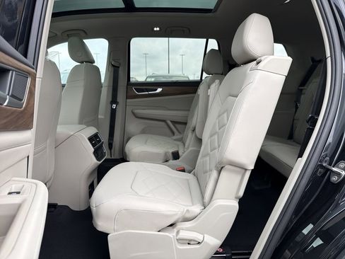 New 2026 Volkswagen Atlas SE FWD image 13
