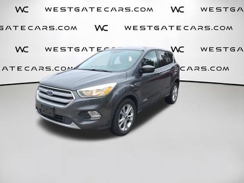 Used 2017 Ford Escape SE FWD image 1