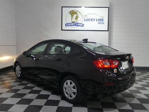 Used 2018 Chevrolet Cruze LS FWD image 11