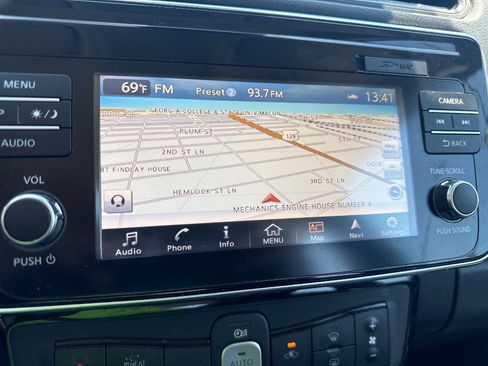 Used 2018 Nissan Leaf SL w/ SL Technology Package FWD image 15
